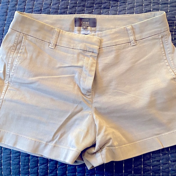 Classic J. Crew Chino Short - Picture 1 of 2